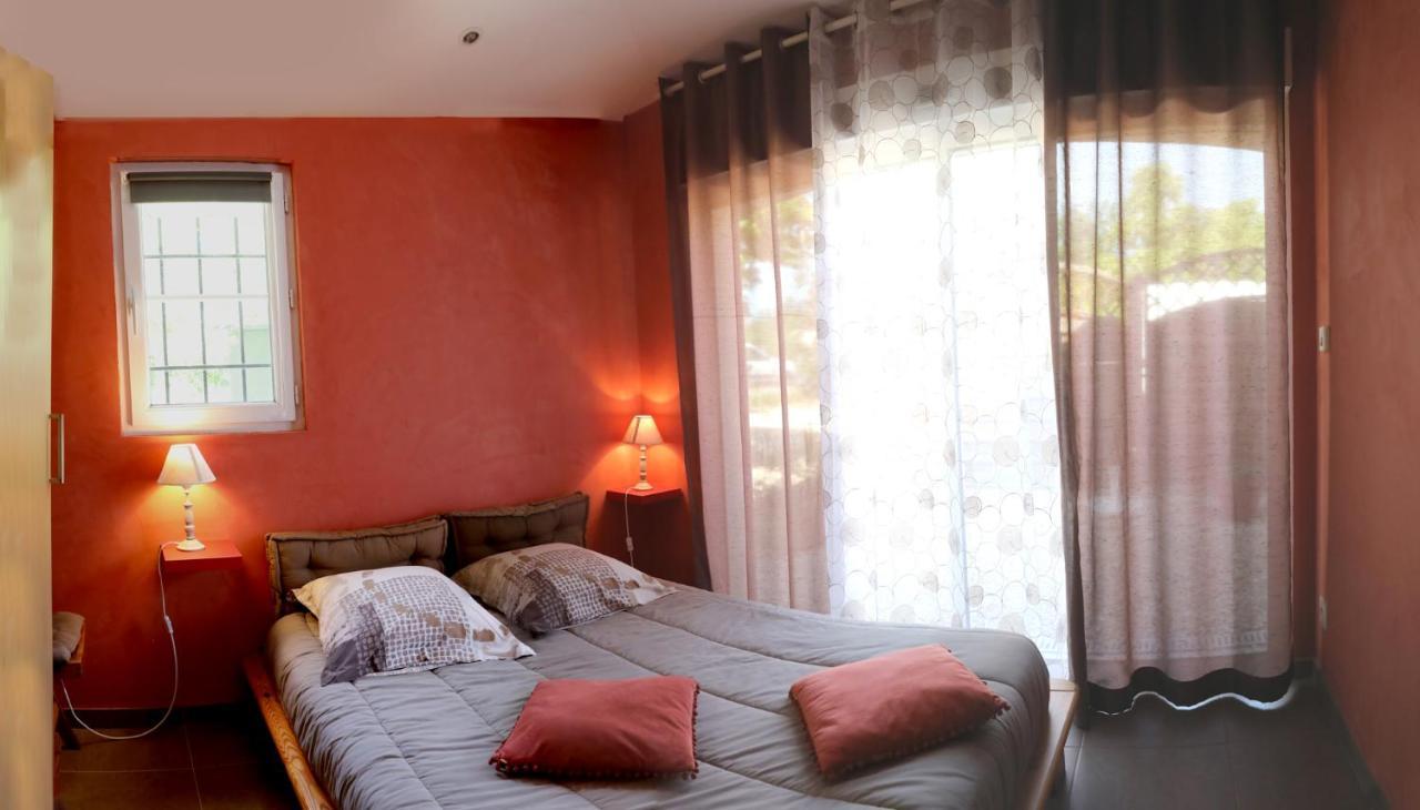 Au Coeur du Bien-Etre, gîte avec piscine chauffée et couverte, SPA, sauna, massages Monteaux Exterior foto